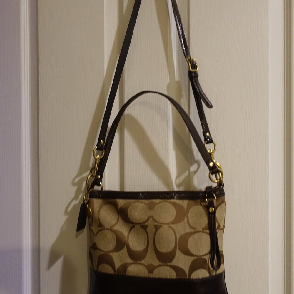 COACH HANDBAG - Picture 4 of 10
